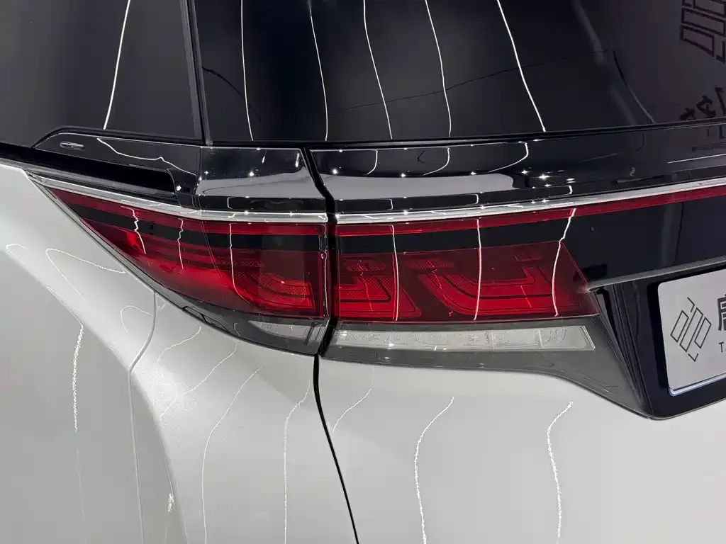 Toyota Vellfire — фото 2