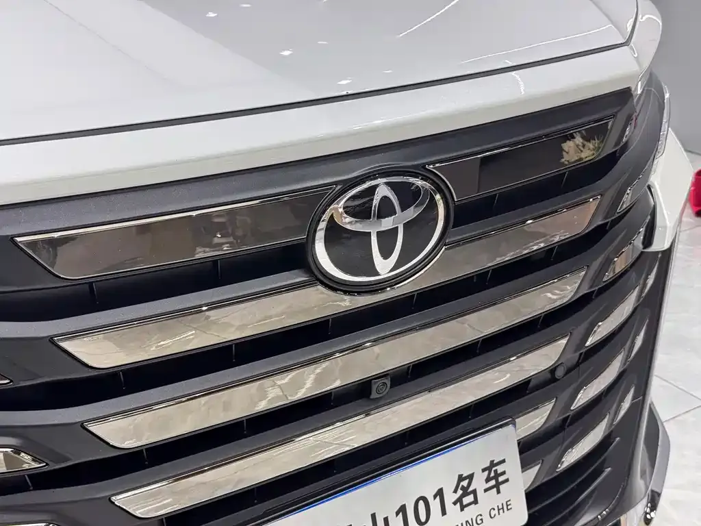 Toyota Vellfire — фото 6