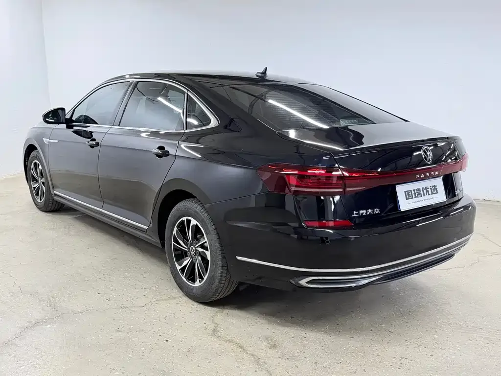 Volkswagen Passat — фото 4