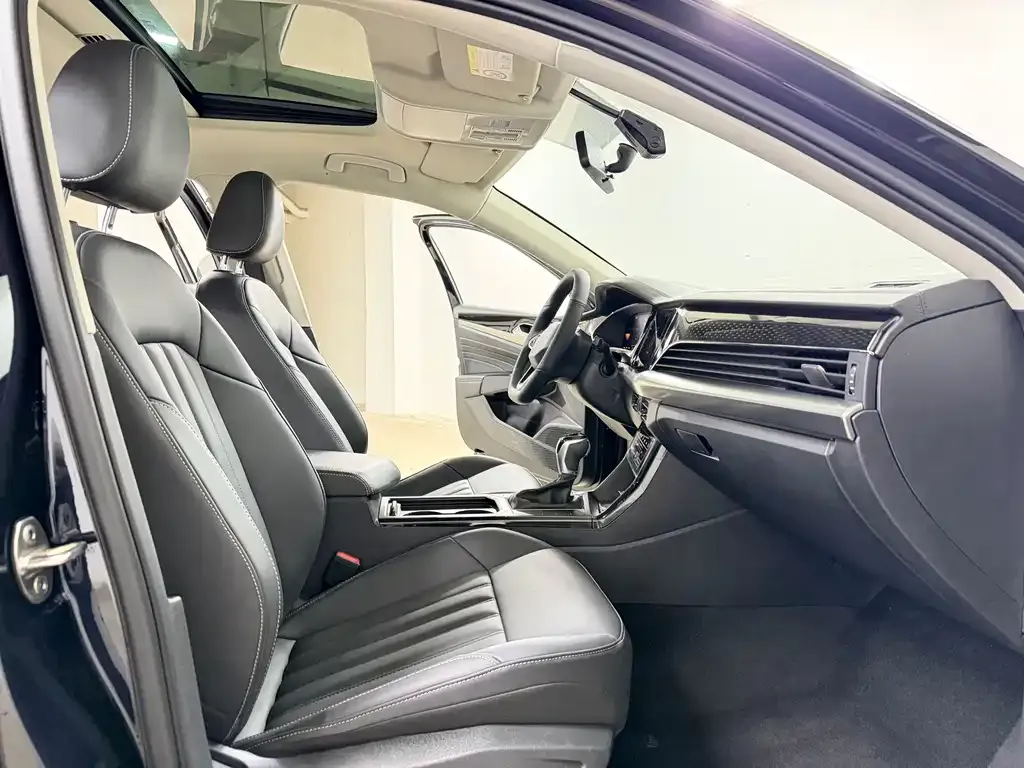 Volkswagen Passat — фото 7