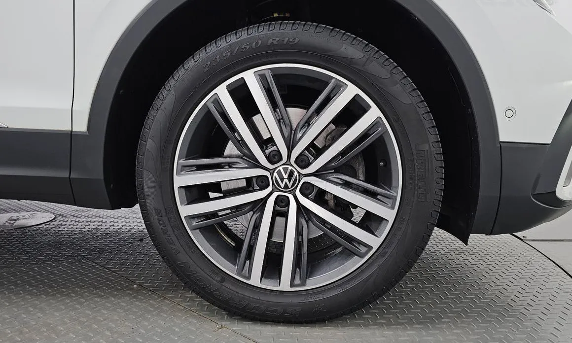Volkswagen Tiguan — фото 6