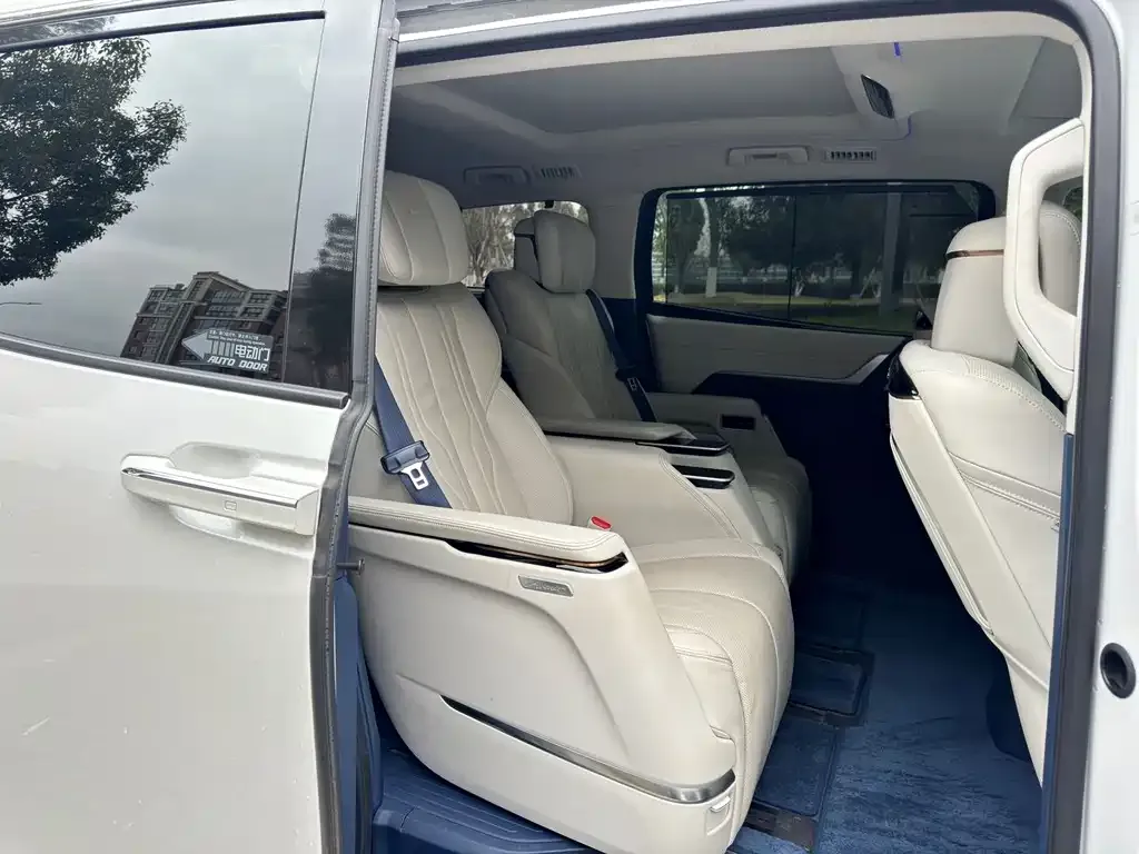 Buick Century 2023 из CN, фото 2