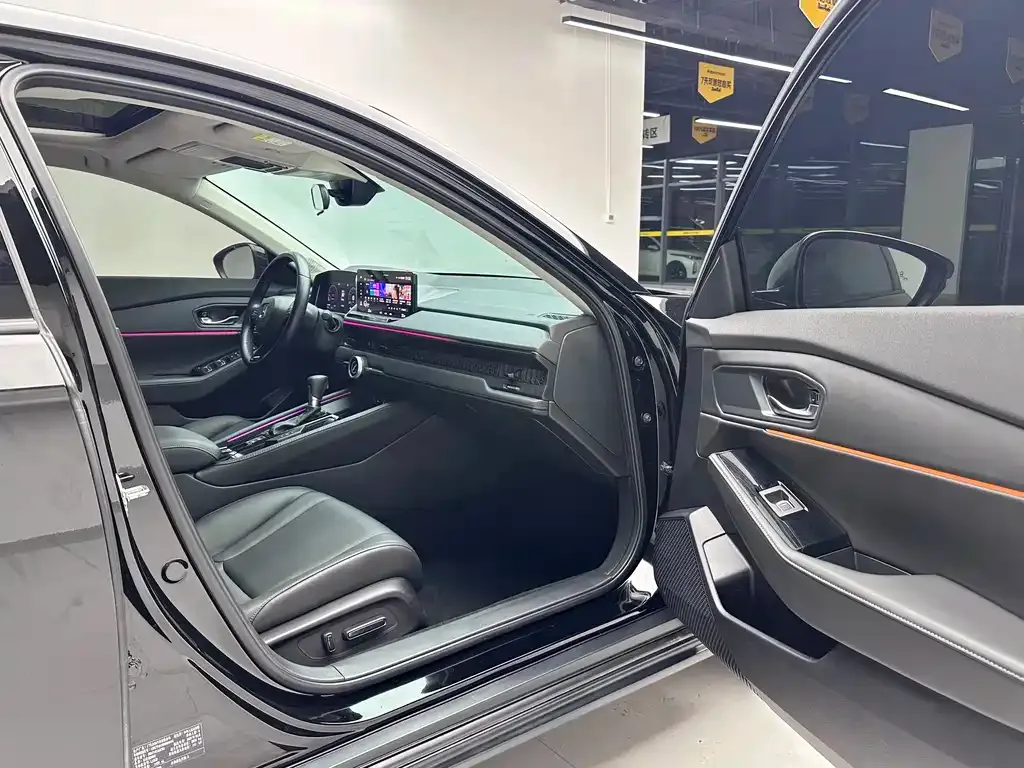 Honda Accord — фото 10