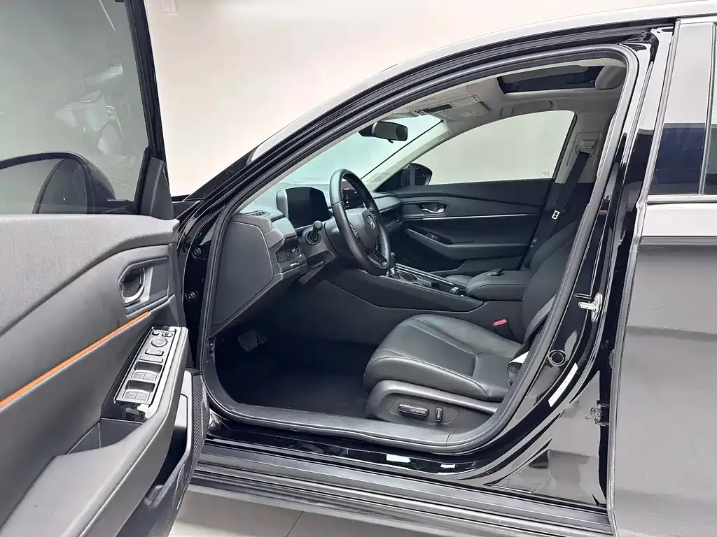 Honda Accord — фото 9