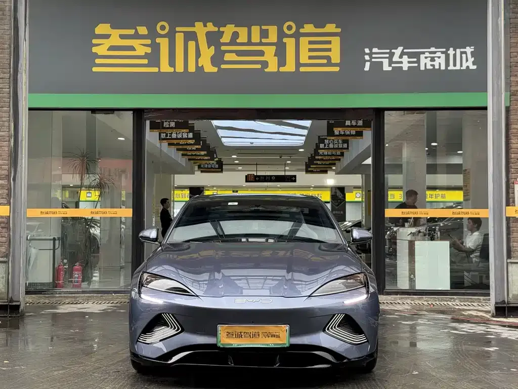 BYD Seal — фото 4