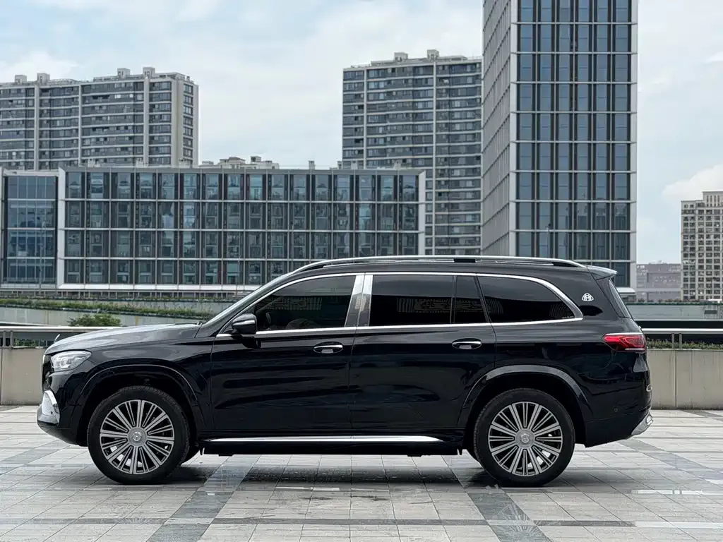 Mercedes-Benz GLS — фото 6