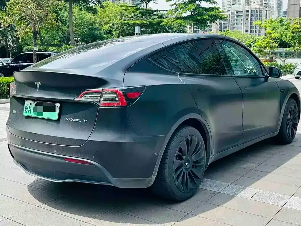 Tesla Model Y — фото 8