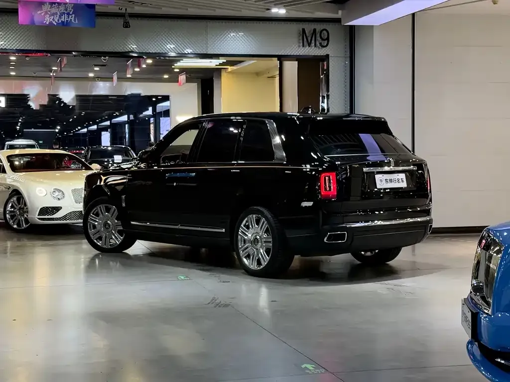 Rolls-Royce Cullinan — фото 2