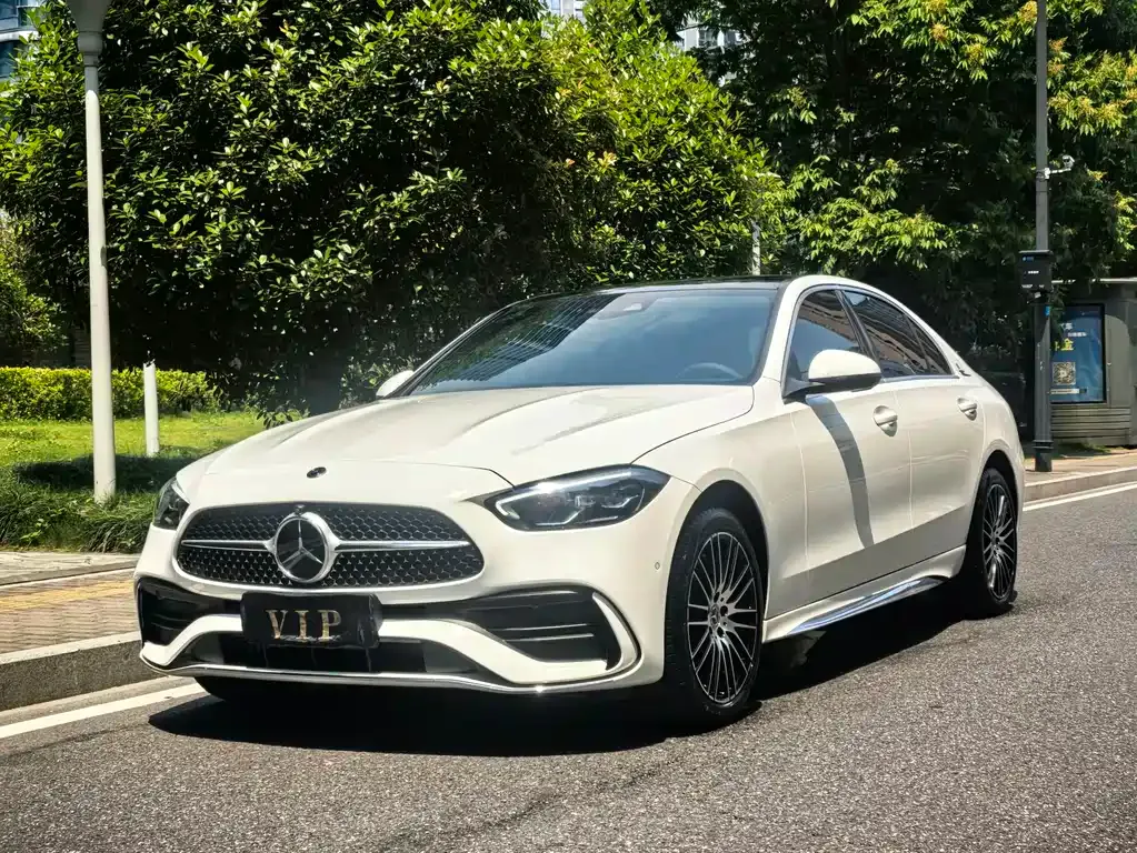 Mercedes-Benz C-Class — фото 1