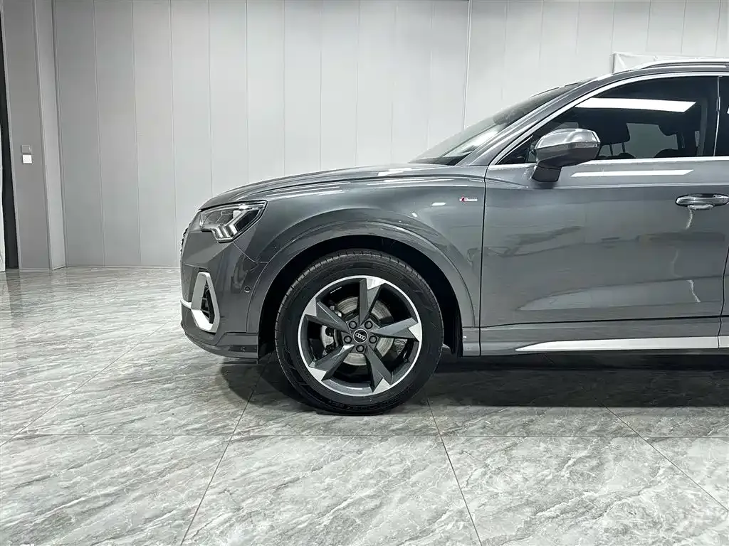 Audi Q3 — фото 4