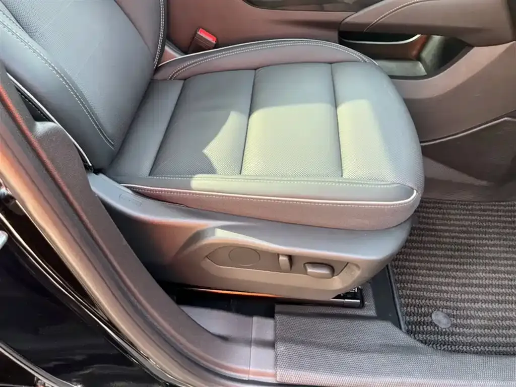 Buick Envision Plus — фото 6