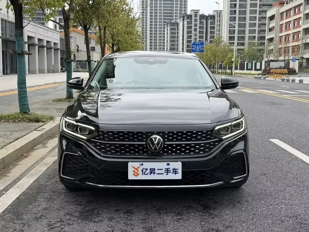 Volkswagen Passat — фото 4