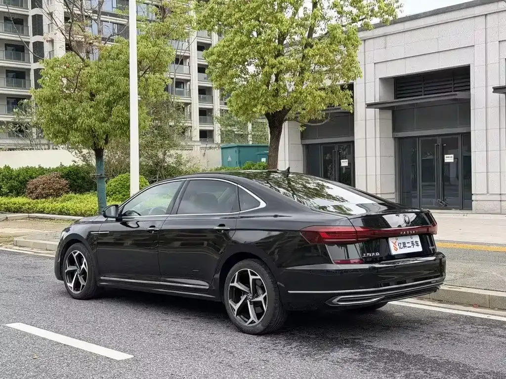 Volkswagen Passat — фото 9