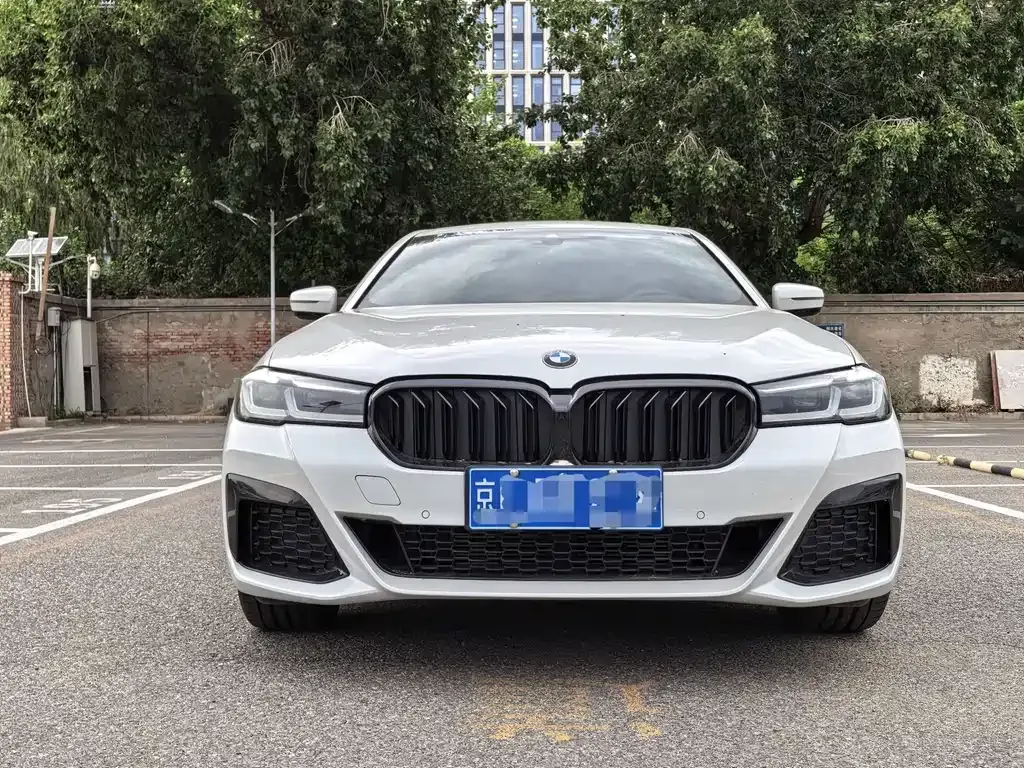 BMW 5 Series — фото 4