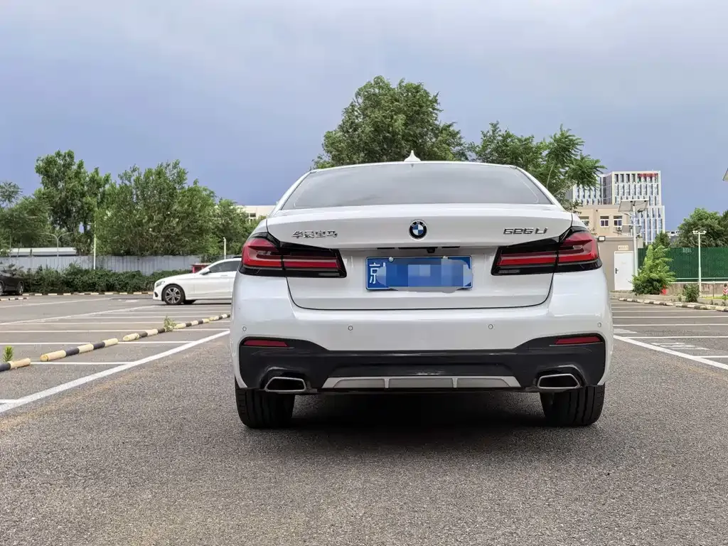 BMW 5 Series — фото 2