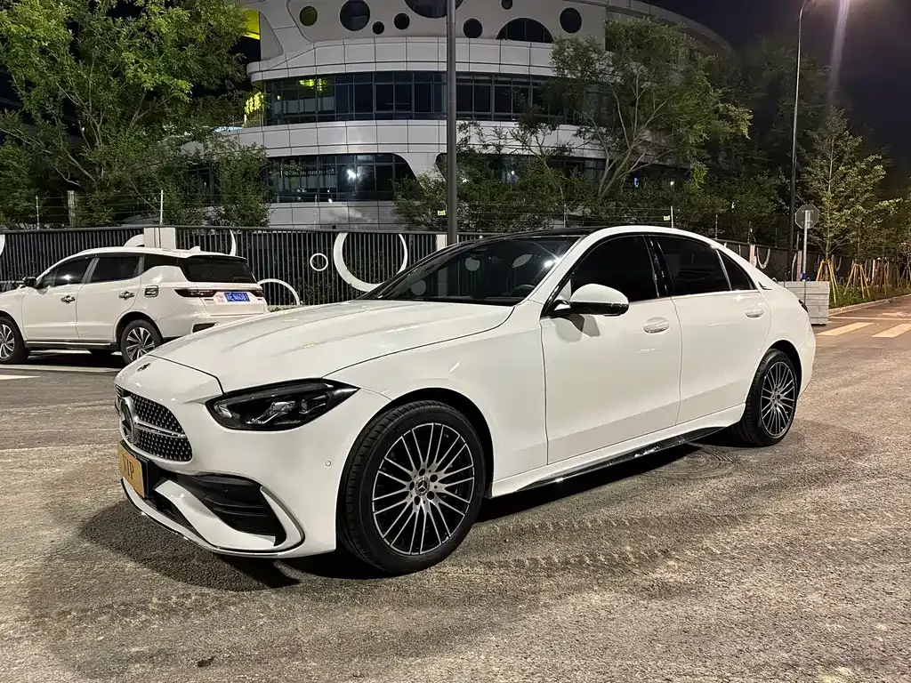 Mercedes-Benz C-Class — фото 1