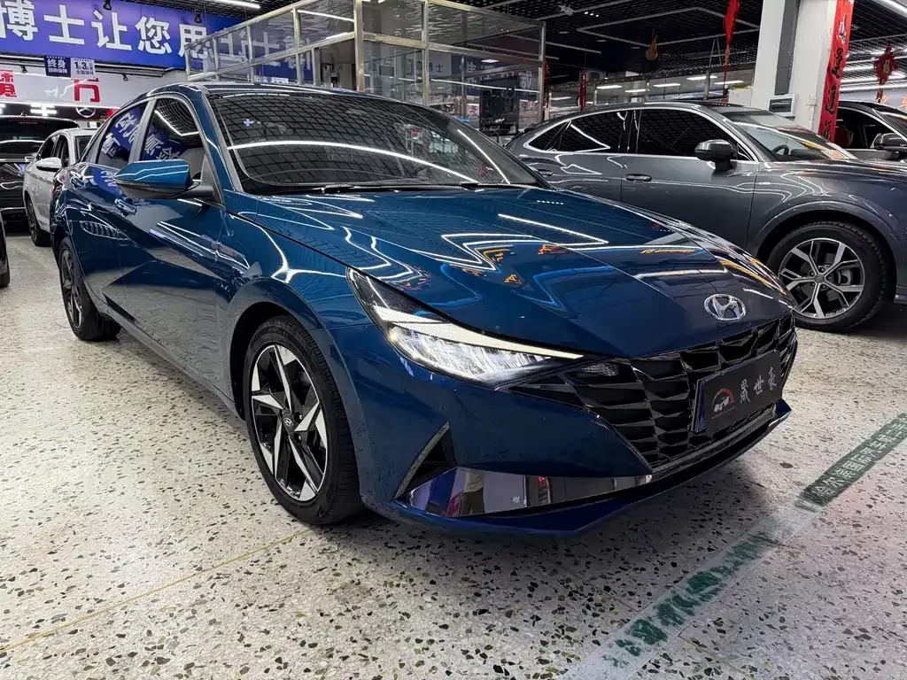 Hyundai Elantra — фото 8