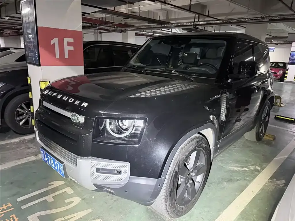 Land Rover Defender — фото 1