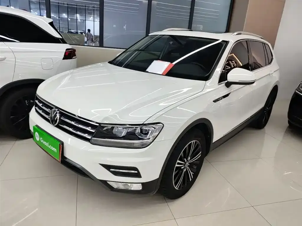 Volkswagen Tiguan L — фото 9