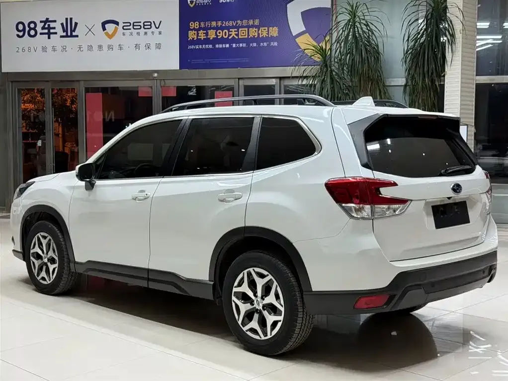 Subaru Forester 2022 из CN, фото 2