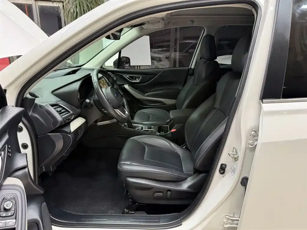 Subaru Forester 2022 из CN, фото 5