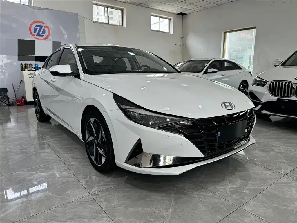 Hyundai Elantra — фото 4
