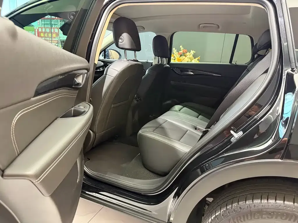Buick Envision Plus — фото 5