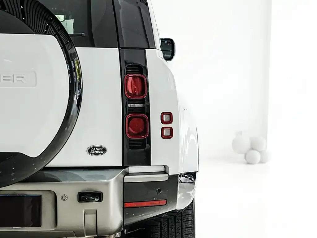 Land Rover Defender — фото 8