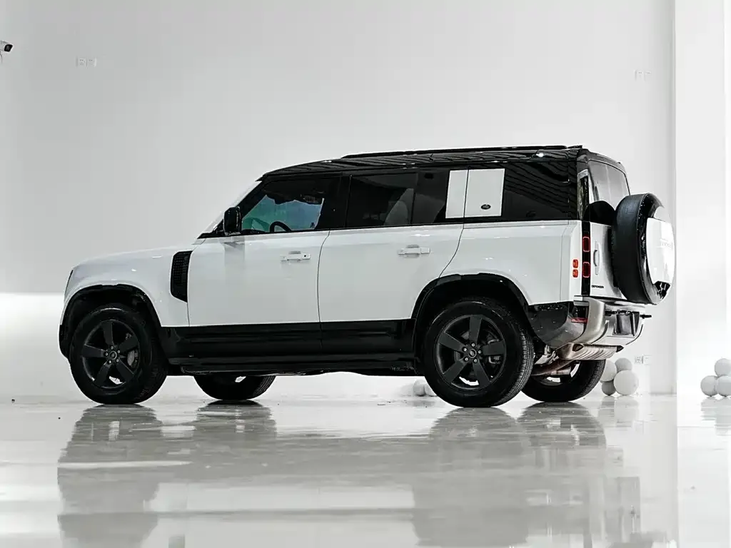 Land Rover Defender — фото 10