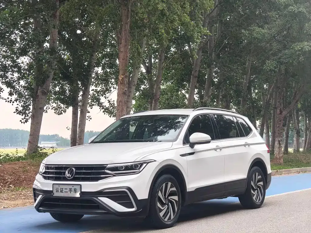 Volkswagen Tiguan L — фото 7