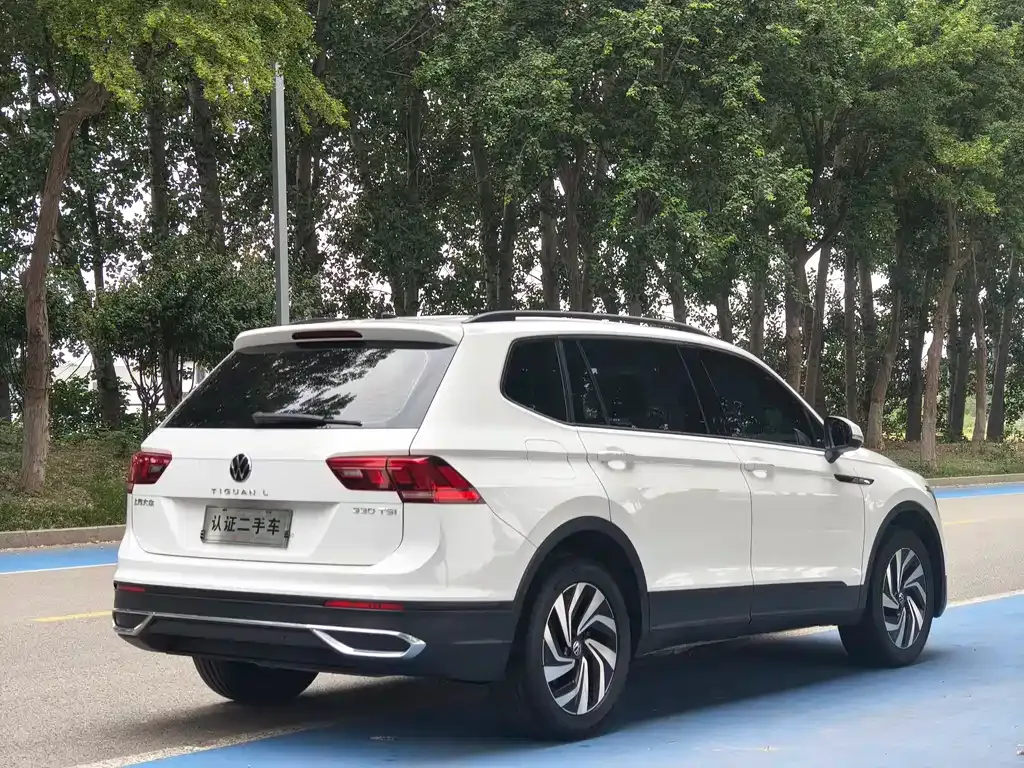 Volkswagen Tiguan L — фото 6