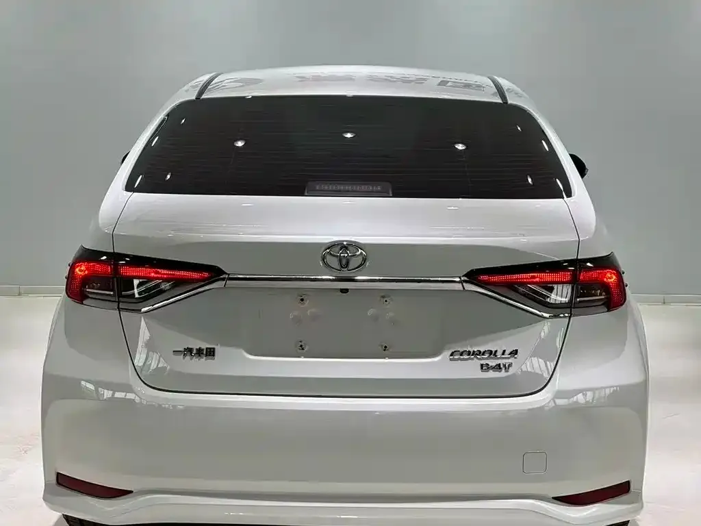 Toyota Corolla — фото 6