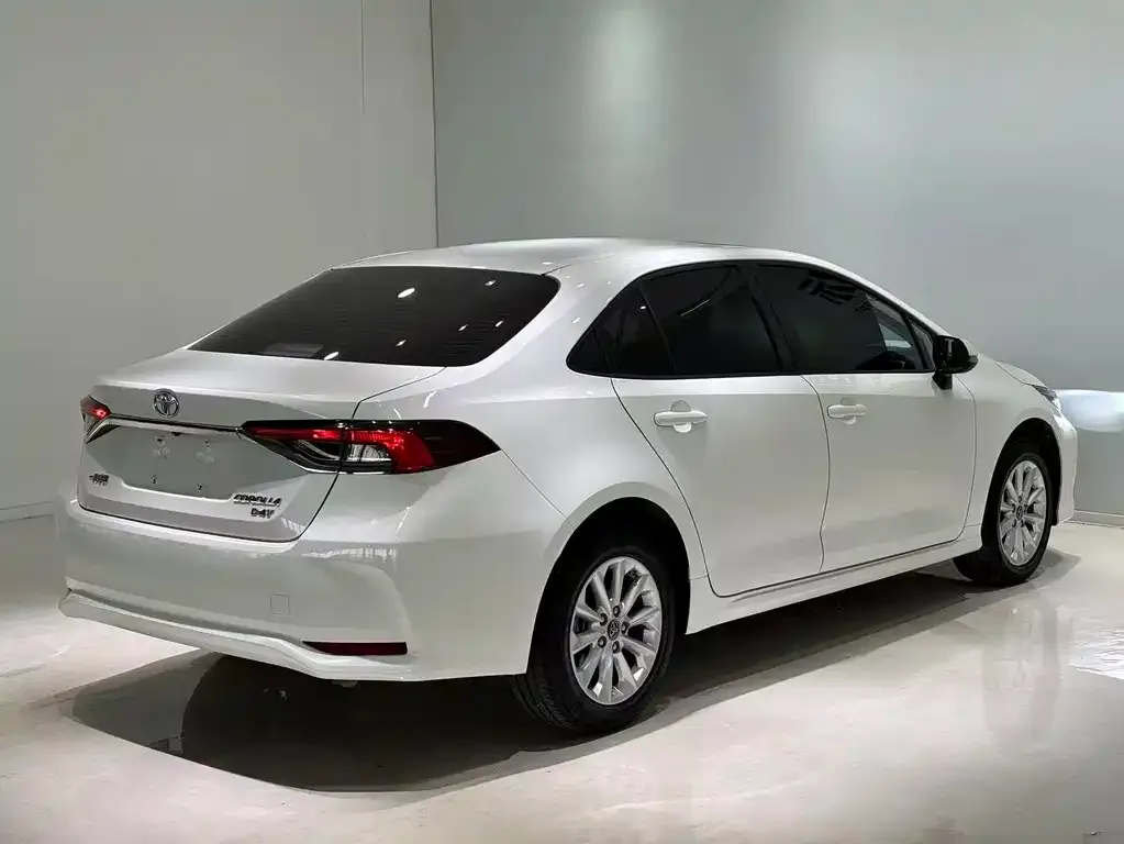 Toyota Corolla — фото 9