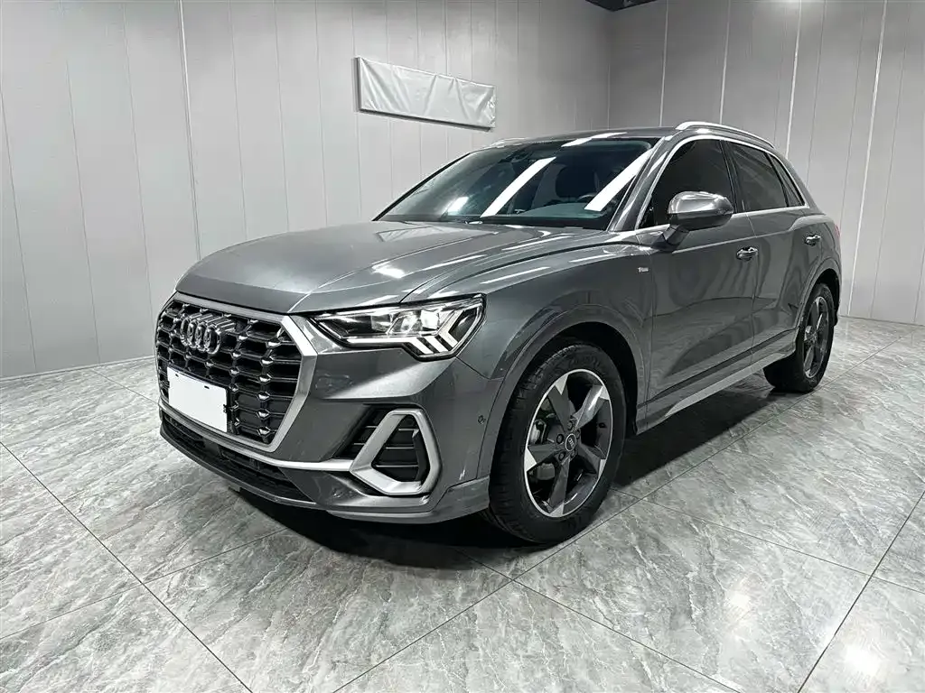 Audi Q3 — фото 1