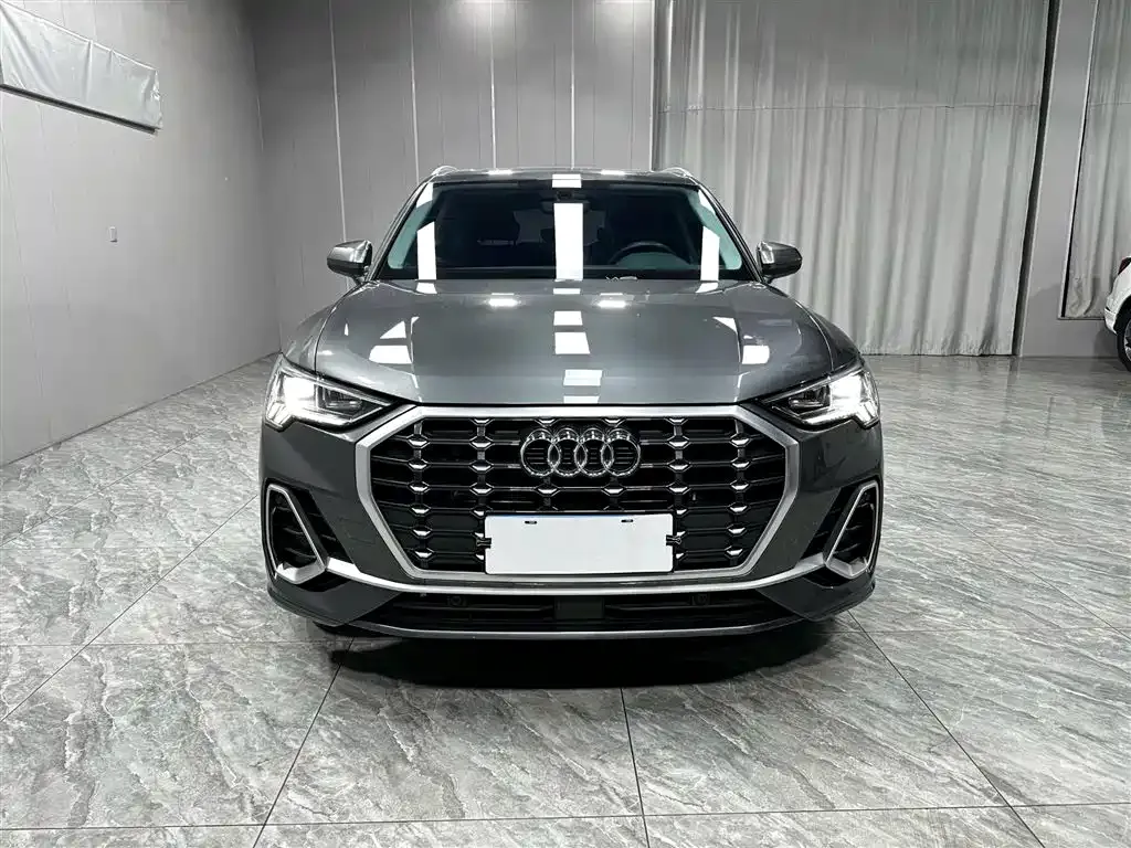 Audi Q3 — фото 10
