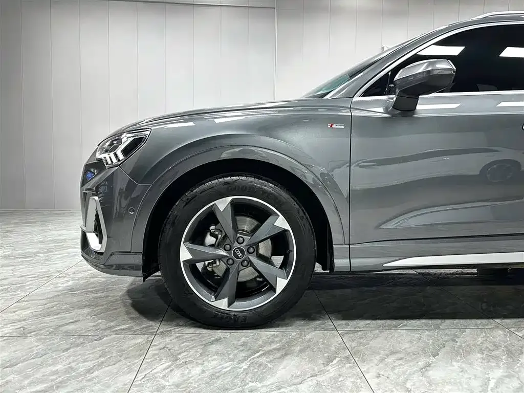 Audi Q3 — фото 6