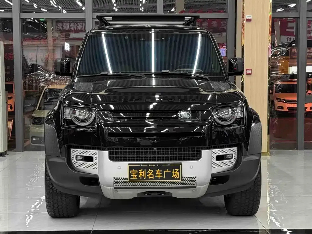 Land Rover Defender — фото 1
