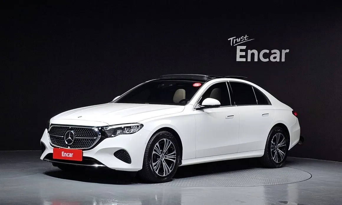 Mercedes-Benz E-Class — фото 1