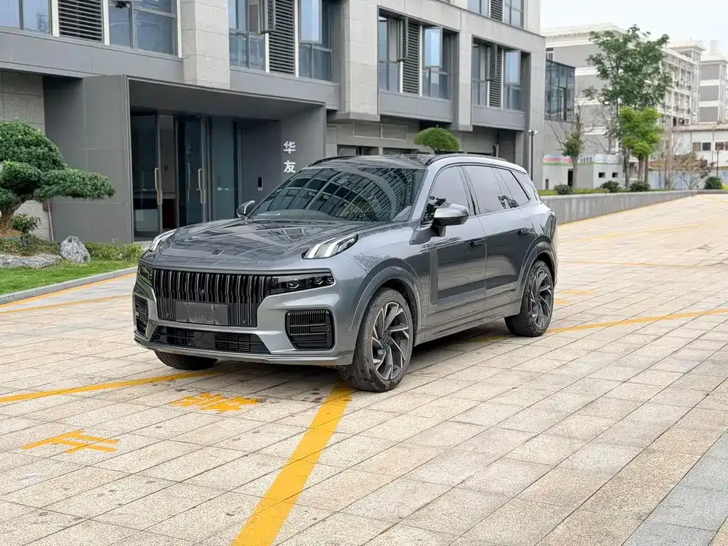 Lynk & Co 09