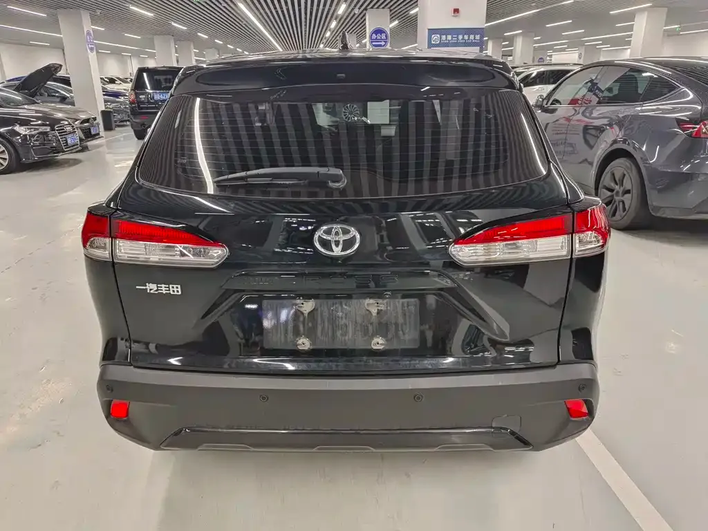 Toyota Corolla Cross — фото 10