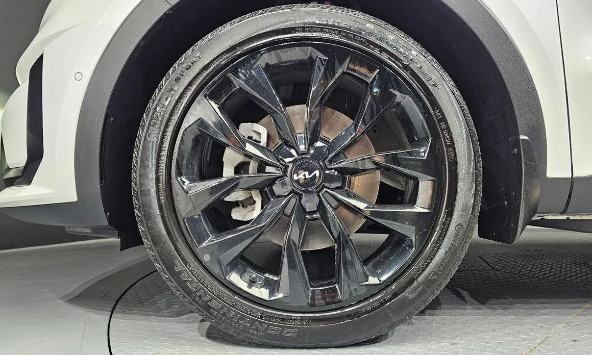 Kia Sorento — фото 10