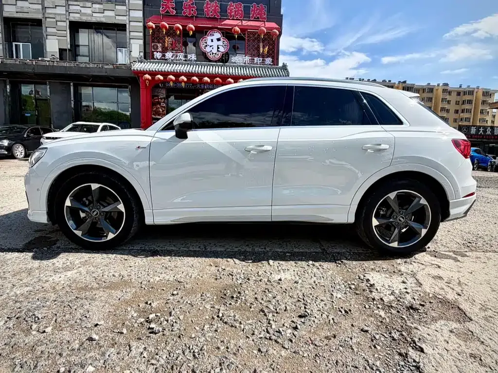 Audi Q3 — фото 10