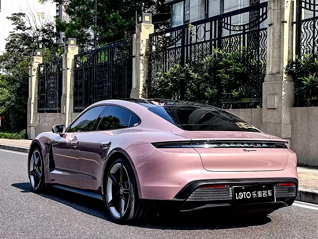 Porsche Taycan — фото 9