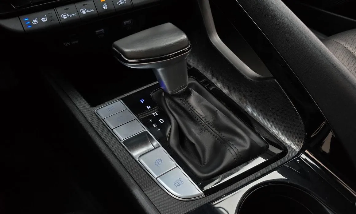 Hyundai AVANTE — фото 3