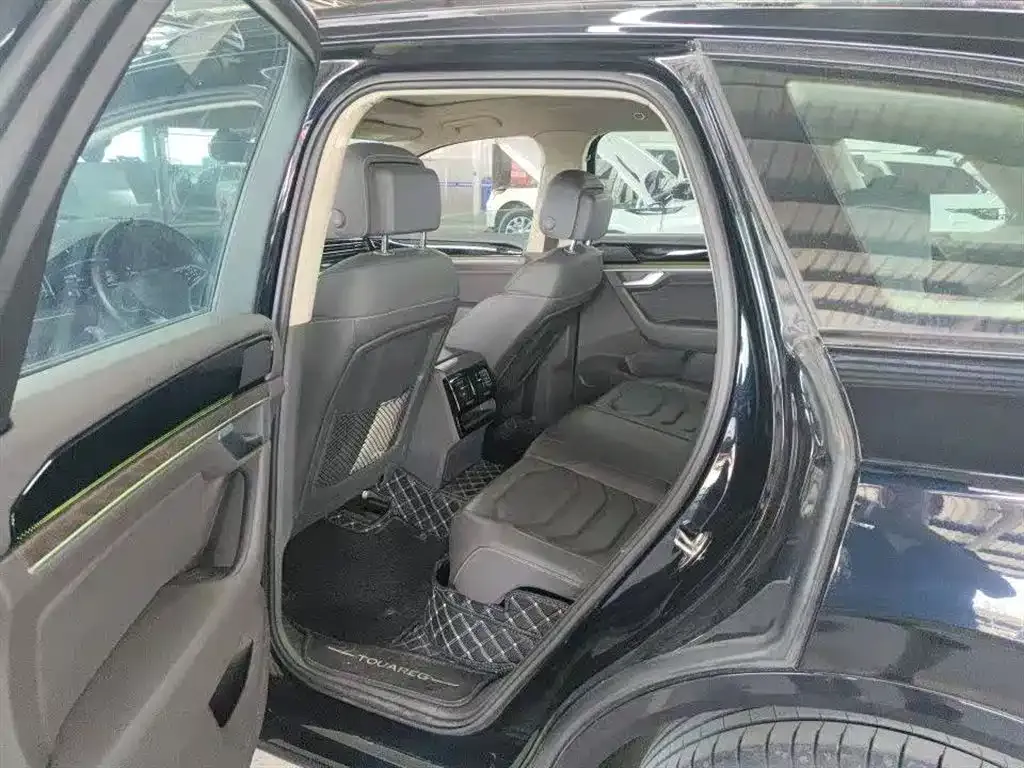 Volkswagen Touareg 2021 из CN, фото 8