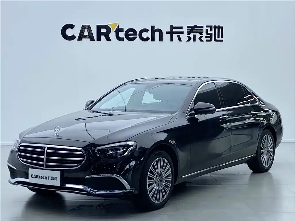 Mercedes-Benz E-Class — фото 1