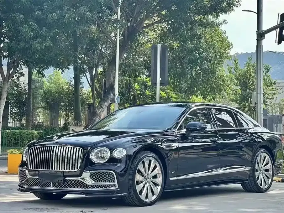 Bentley Flying Spur — фото 1