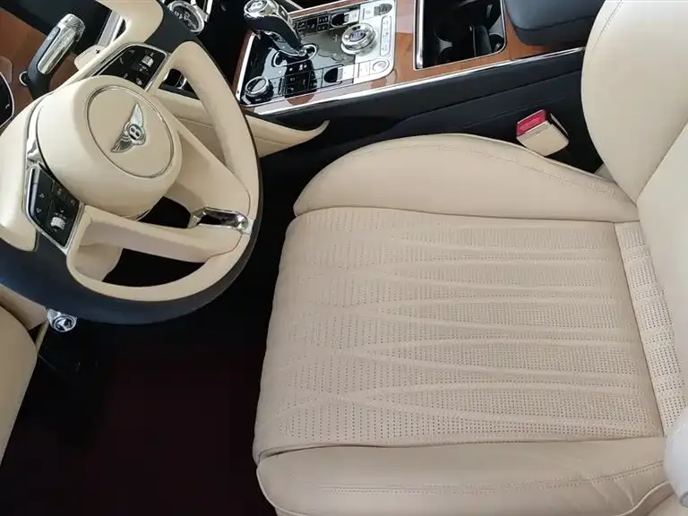 Bentley Flying Spur — фото 6