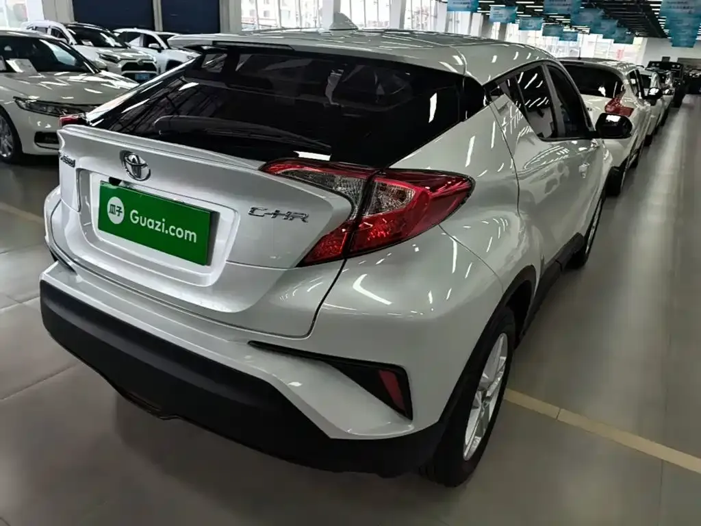 Toyota C-HR 2023 из CN, фото 6