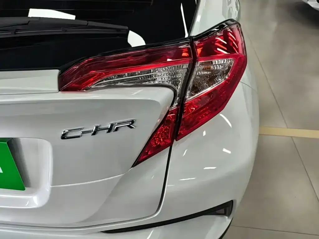 Toyota C-HR 2023 из CN, фото 3
